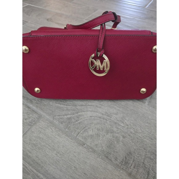 Michael Kors Jet Set Large Top Zip Pocket Tote Saffiano Leather Cherry Red Gold - Picture 12 of 12